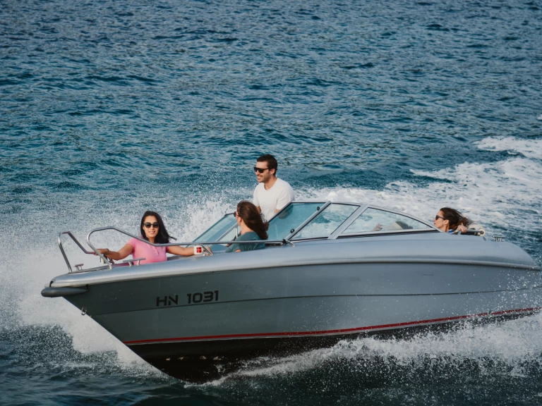 Alquiler de Yamarin 5820 en Herceg Novi