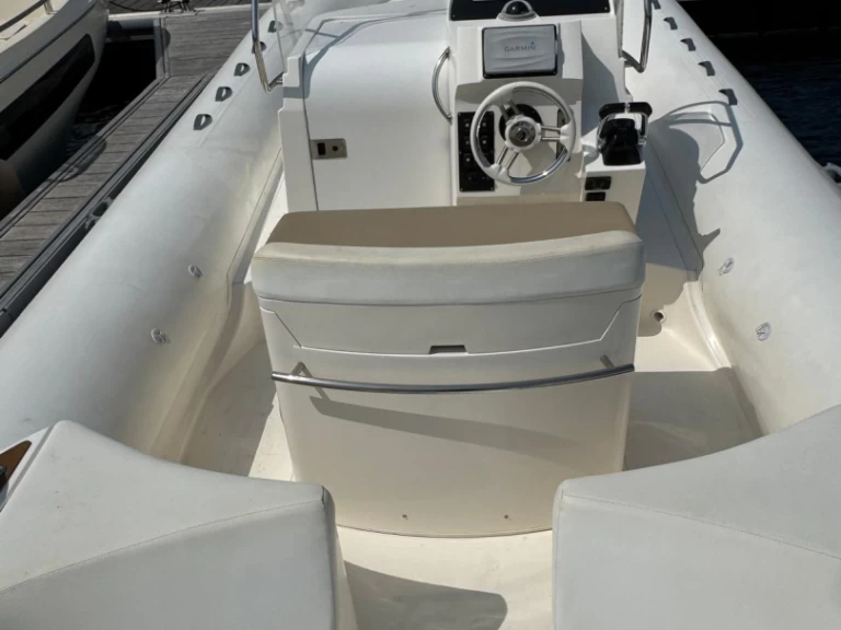 Alquiler de Capelli Tempest 1000 CC en Porto-Vecchio