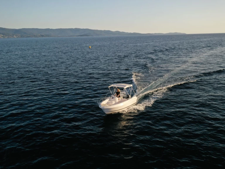 Alquiler de Lancha, con o sin patrón B2 Marine Appietto