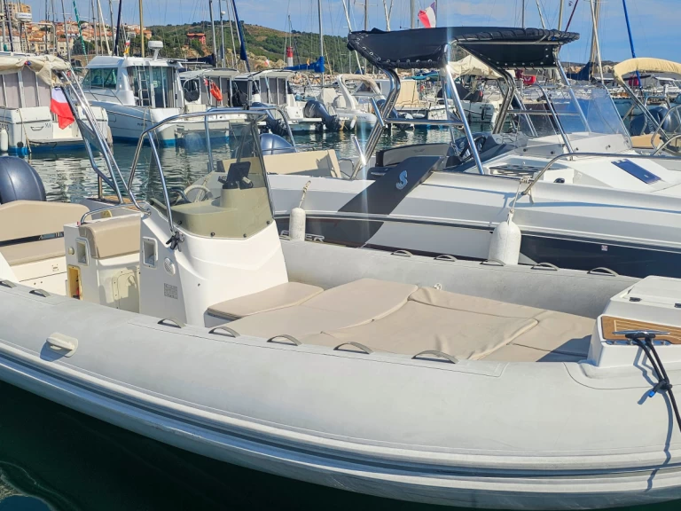 Alquiler de embarcaciones Capelli Tempest 700 enBanyuls-sur-Mer en Samboat