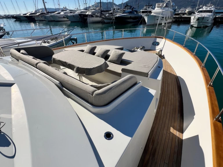 Alquiler de barcos Porto di Salerno barato de falcon 80