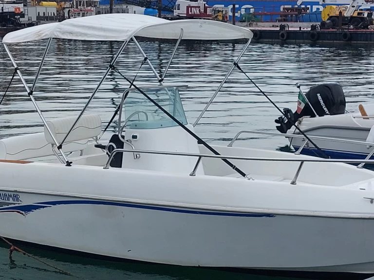 Alquiler de BLU LINE Schizzo 520 en La Spezia