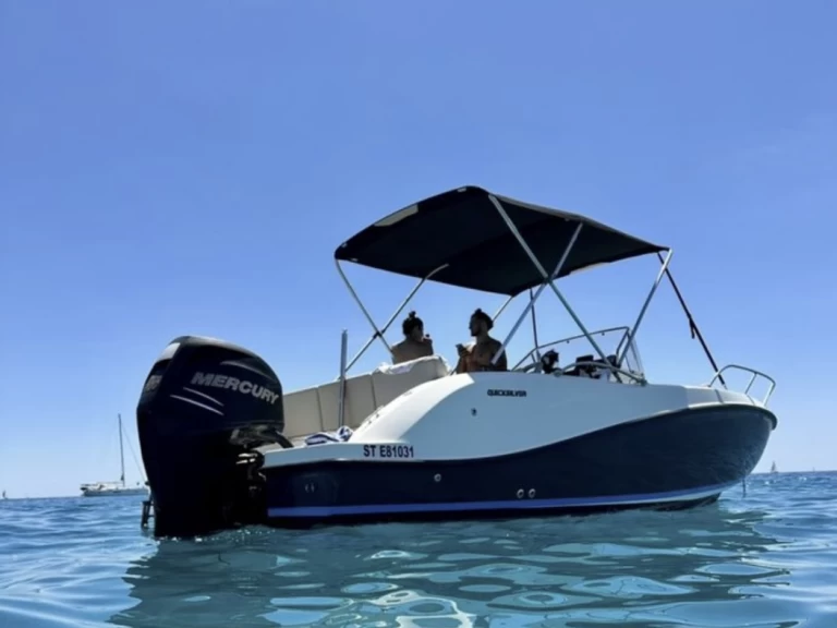 Alquiler de embarcaciones Zodiac Medline 650 enPort Fréjus en Samboat