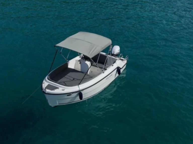 Alquiler de embarcaciones FEMIS AQUA24 515 enAlicante en Samboat