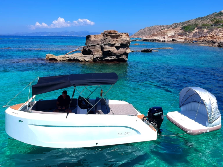 Alquiler Lancha Valory con o sin  título de navegación