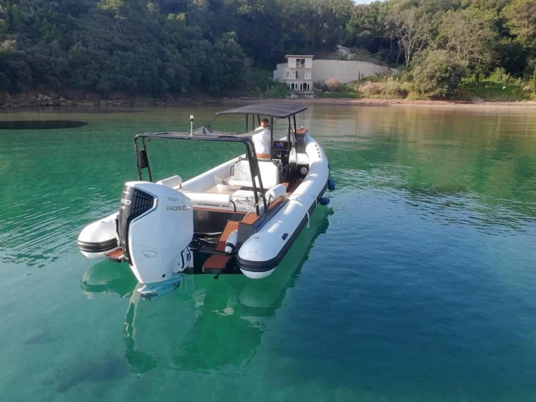 Alquiler Neumática en Preko - Rib 960