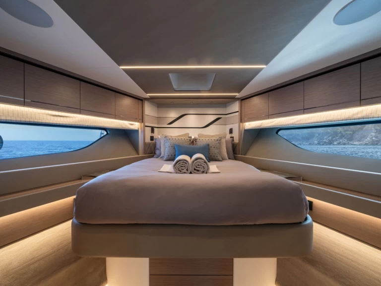 Yate de lujo para alquilar Álimos al mejor precio