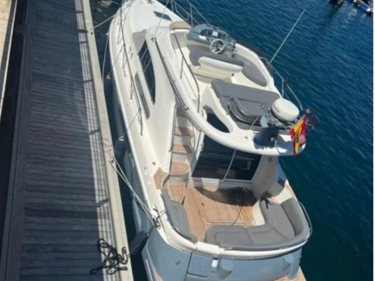 Alquiler de Sealine Sealine 350 Fly en Sanxenxo