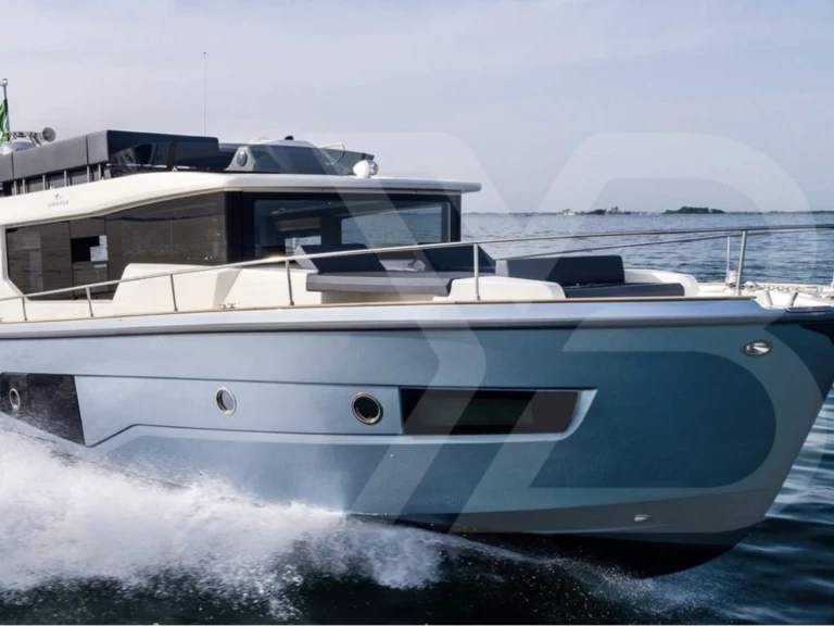 Alquiler de embarcaciones Cranchi Eco Trawler Long Distance 43 enMarina de Portimão en Samboat