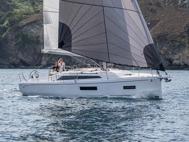 Bénéteau Oceanis 37.1 de alquiler a Furnari