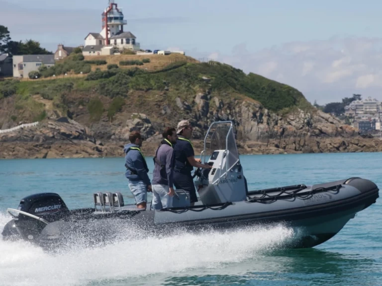 Alquiler de embarcaciones 3D Tender 3D Tender 600 Patrol enSaint-Quay-Portrieux en Samboat
