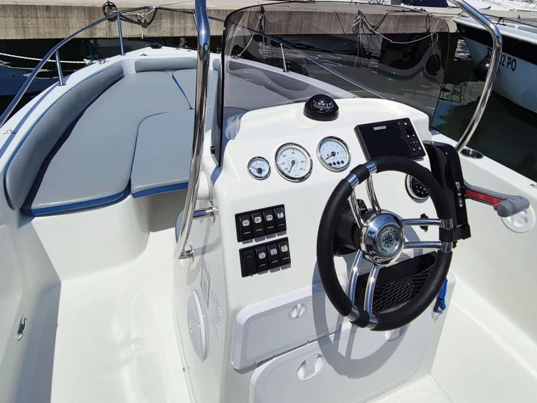 Lancha para alquilar Červar-Porat al mejor precio