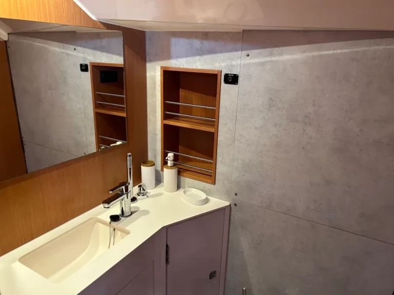 Alquiler de barcos Fethiye barato de Bavaria C42