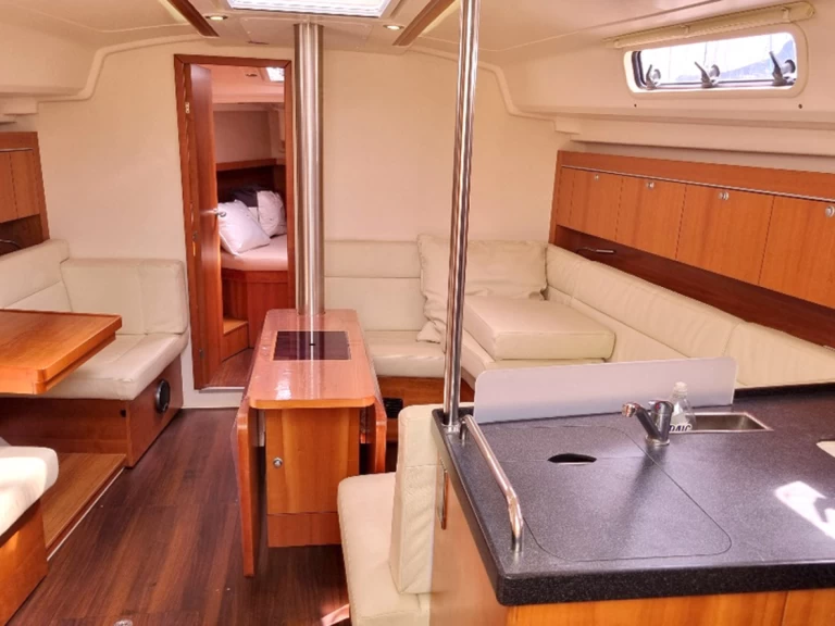 Alquiler de Hanse Hanse 415 en Primošten
