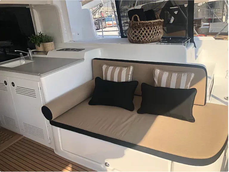 Alquiler de Catamarán, con o sin patrón Lagoon Álimos