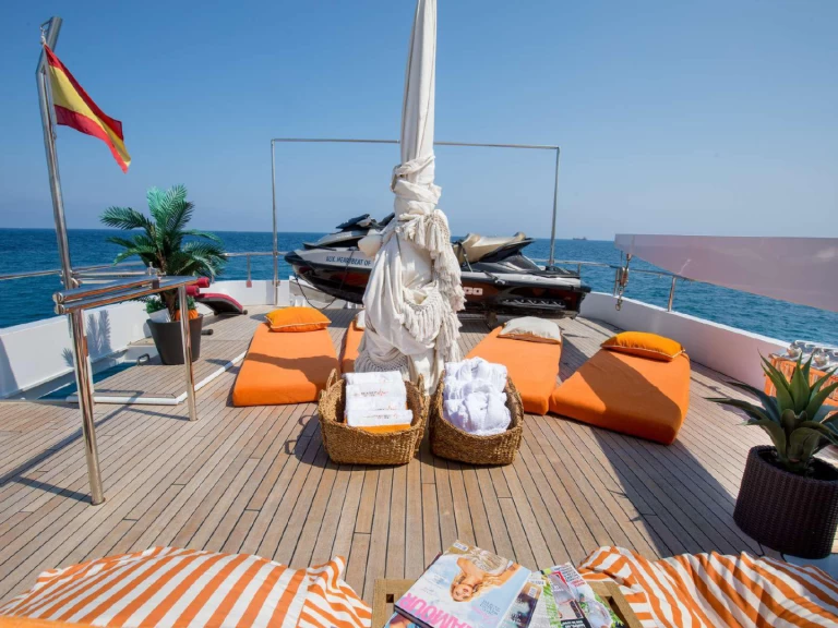 Yate de lujo para alquilar Barcelona al mejor precio