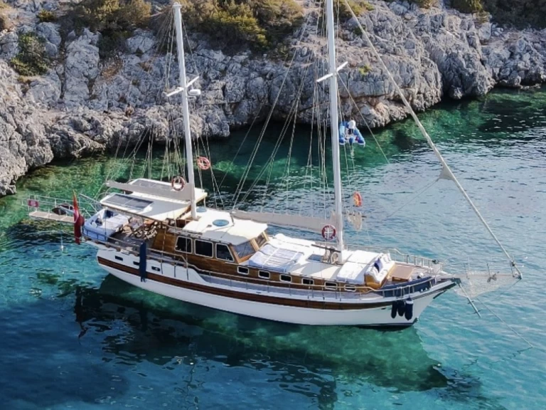 Alquiler de Custom Gulet-Motor Sailor Custom en Bodrum harbour