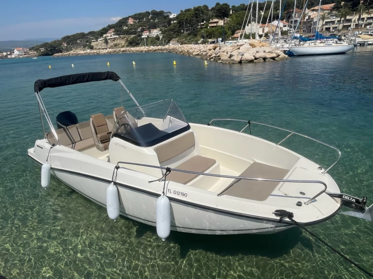 Alquiler de embarcaciones Quicksilver Activ 675 Open enLa Madrague en Samboat