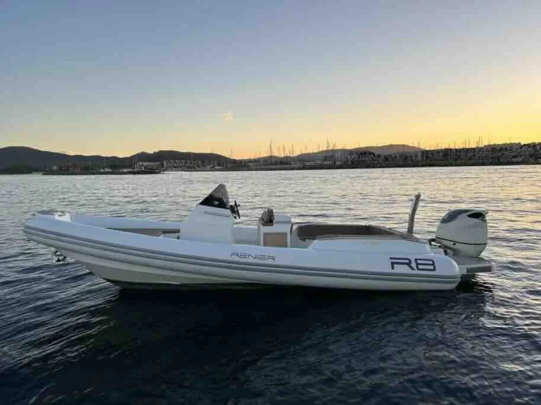 Renier Renier R8 Tourer de alquiler a Palermo