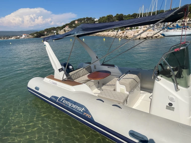 Alquiler de embarcaciones Capelli Tempest 770 enLa Madrague en Samboat