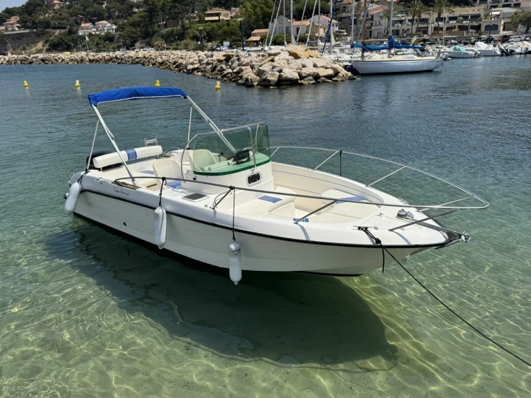 Alquiler de B2 Marine Cap Ferret 650 Open Swing en La Madrague
