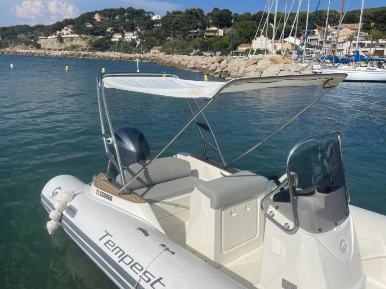 Alquiler de embarcaciones Capelli Tempest 650 enLa Madrague en Samboat