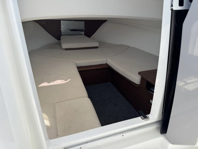 Alquiler de embarcaciones Jeanneau Cap Camarat 6.5 WA enLa Madrague en Samboat