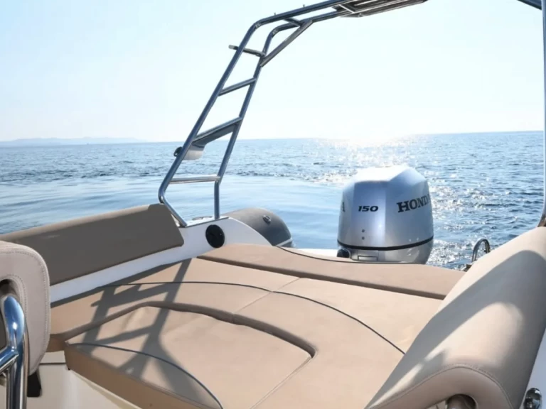 Alquiler Neumática Bwa con o sin  título de navegación