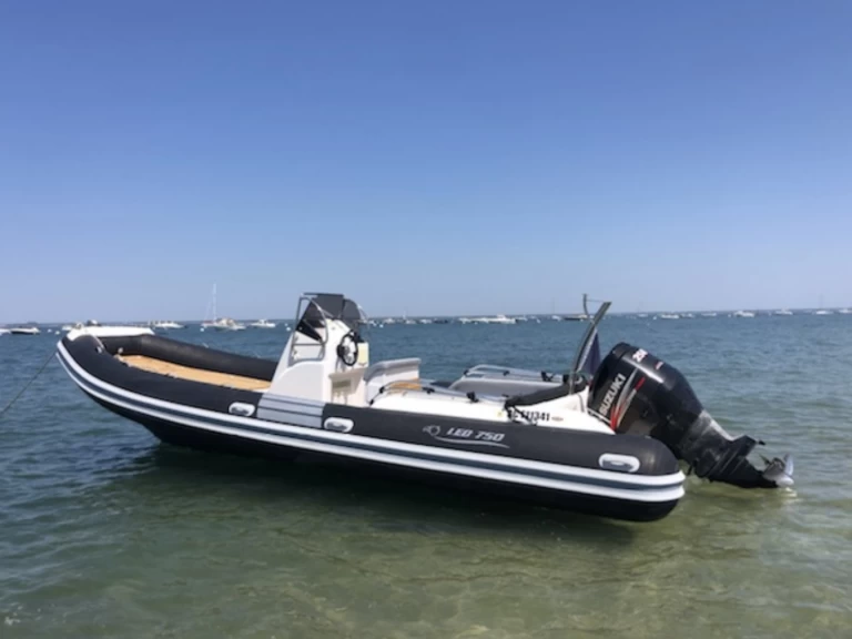 Alquiler de Nautica Led 750GS-XL en Cap Ferret