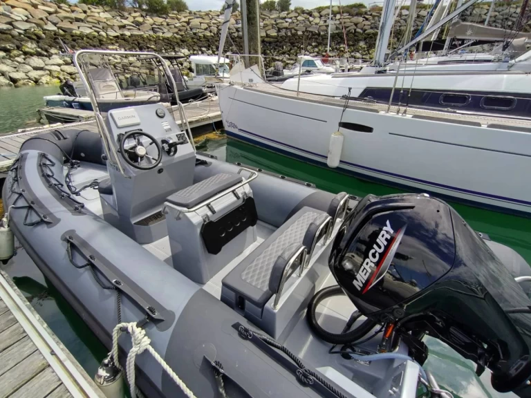 Alquiler de 3D Tender 3D Tender 600 Patrol en Saint-Quay-Portrieux