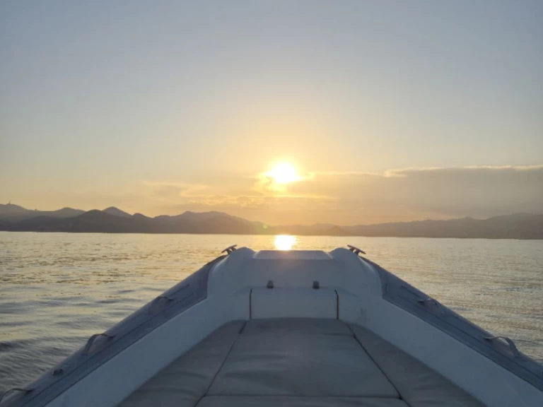 Alquiler de Marco E-Motion 29’ en Mandelieu-la-Napoule