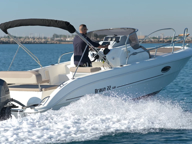 Alquiler de embarcaciones  Mingolla Brava 22WA enPula en Samboat