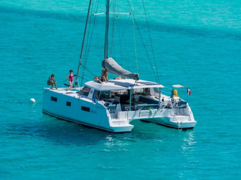 Alquiler Catamarán Nautitech con o sin  título de navegación