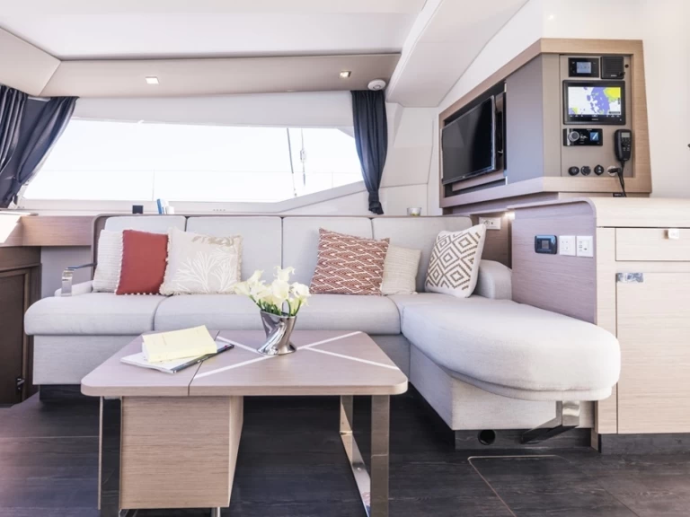 Alquiler de embarcaciones Fountaine Pajot Aura 51 enLa Forêt-Fouesnant en Samboat