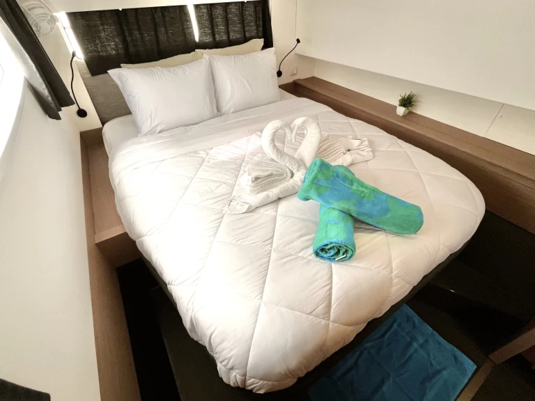 Alquiler Catamarán Fountaine Pajot con o sin  título de navegación