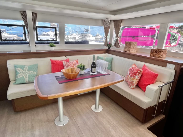 Alquiler de embarcaciones Lagoon Lagoon 450 enParham Town en Samboat