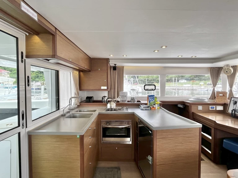 Alquiler de barcos Parham Town barato de Lagoon 450 F