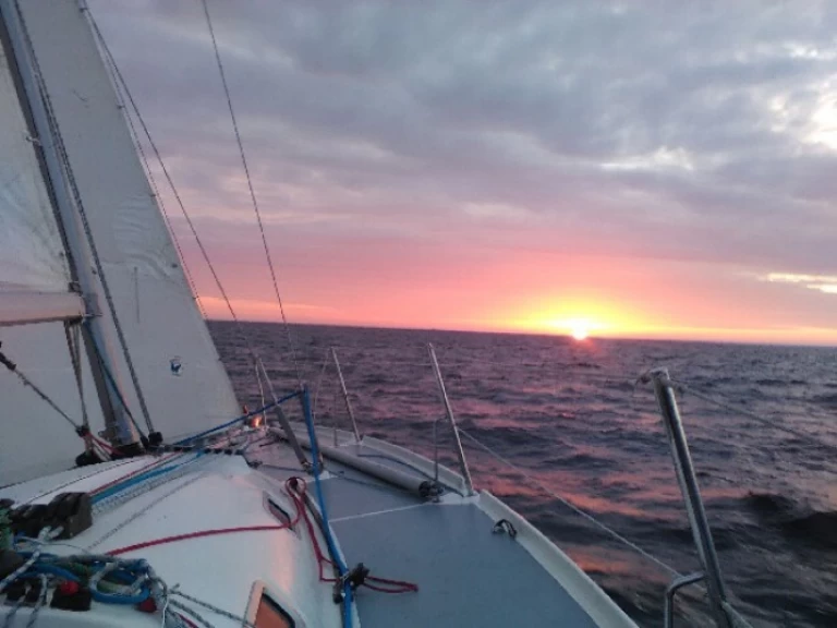 Alquiler de embarcaciones 3c-Composites Bongo 9.60 enLoctudy en Samboat