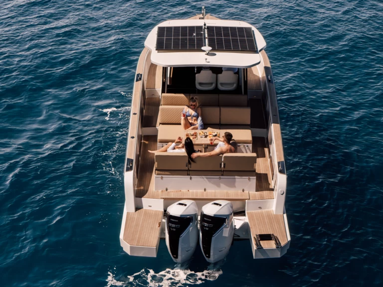 Vicenzo LW 37 de alquiler a Zadar