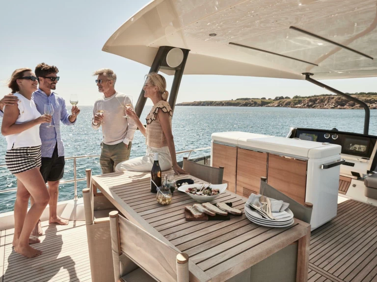 Alquiler de embarcaciones Prestige X60 enJuan-les-Pins en Samboat