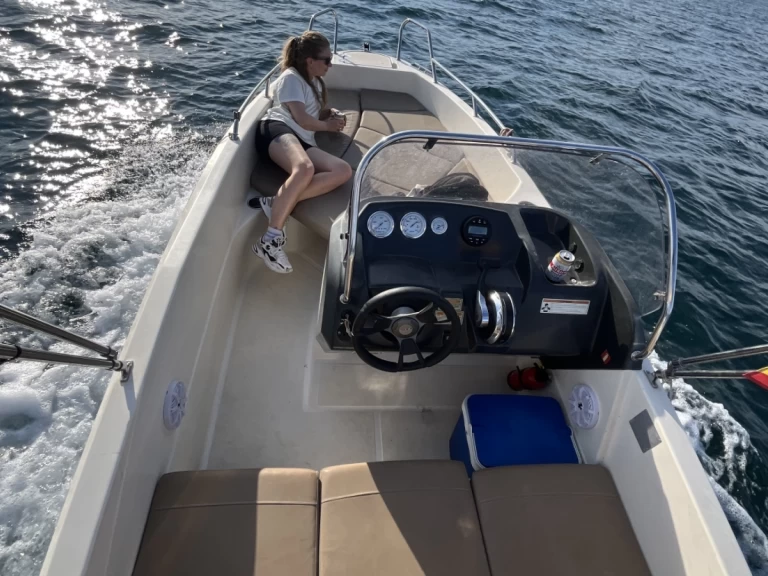 Quicksilver Activ 455 Open de alquiler a Palma de Mallorca