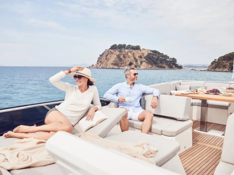 Alquiler de Prestige Prestige 520 Fly en Saint-Laurent-du-Var