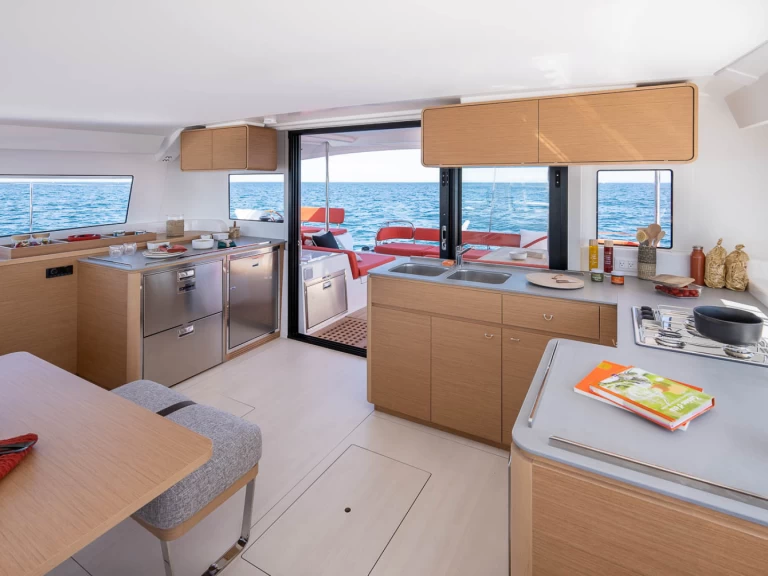 Alquiler de barcos Le Marin barato de Excess 14