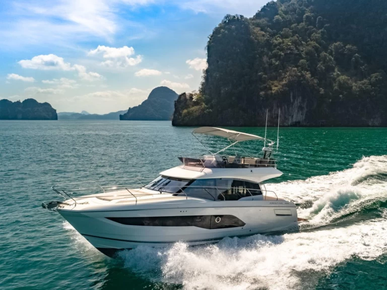 Alquiler de Prestige Prestige 420 Fly en Juan-les-Pins