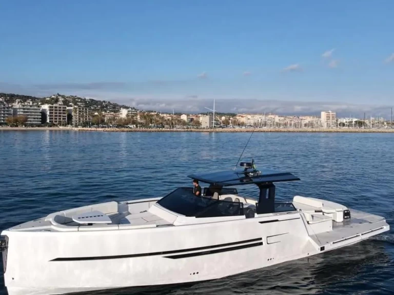 Alquiler Lancha OKEAN con o sin  título de navegación