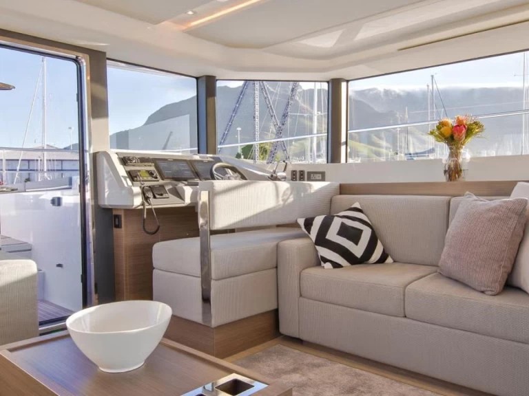 Alquiler de embarcaciones Leopard 53 PC enAntibes en Samboat