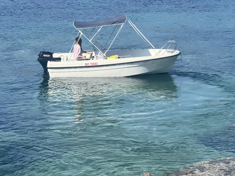 Alquiler de embarcaciones Terhi 445 C enCalvi en Samboat
