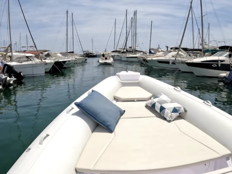 Alquiler Neumática Stingher con o sin  título de navegación