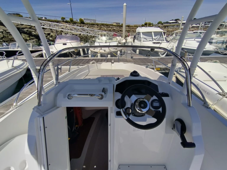 Alquiler de Jeanneau Cap Camarat 5.5 CC Serie 2 en Saint-Quay-Portrieux