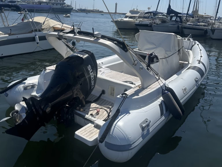 Alquiler de Legar 800 en Viareggio